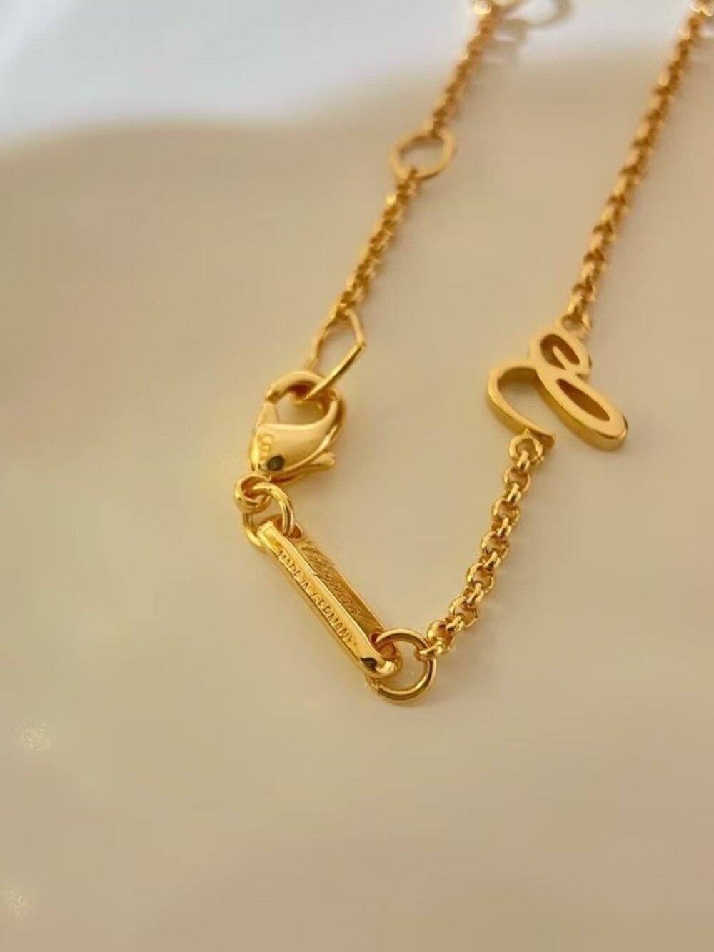 Chopard Happy Hearts Flower Necklace - Picture 5 of 8